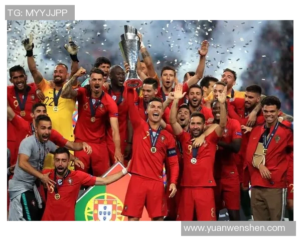 莱万领衔球队再创辉煌期待在新赛季中展现更强实力与团队默契