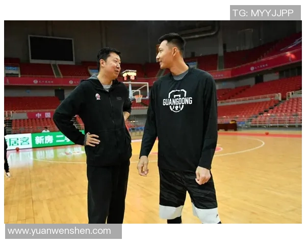 易建联领衔篮网对决勇士球队展现精彩篮球对抗之战